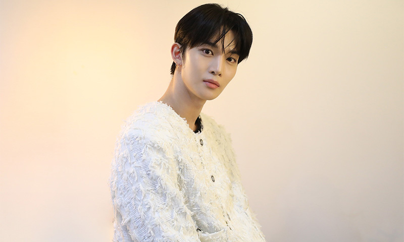 &${esc.h}34;한번쯤 원하는 대로&${esc.h}34;…배진영의 '홀로서기'