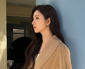 신세경, 베이지 코트 입고 뽐낸 여신美