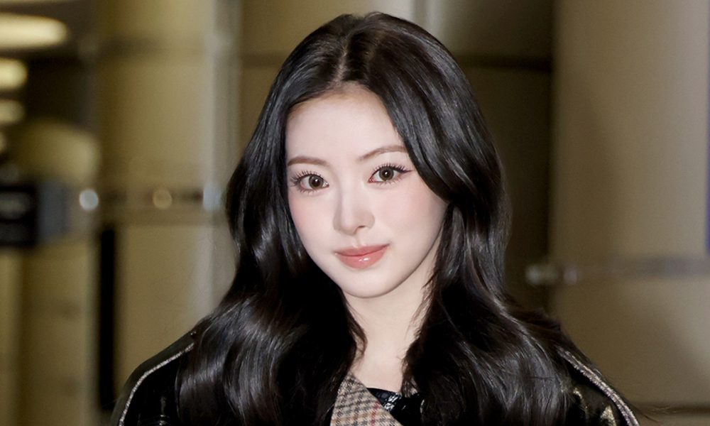 그룹 미야오 안나, 도쿄 출국길서 시크한 올블랙 스타일링 눈길