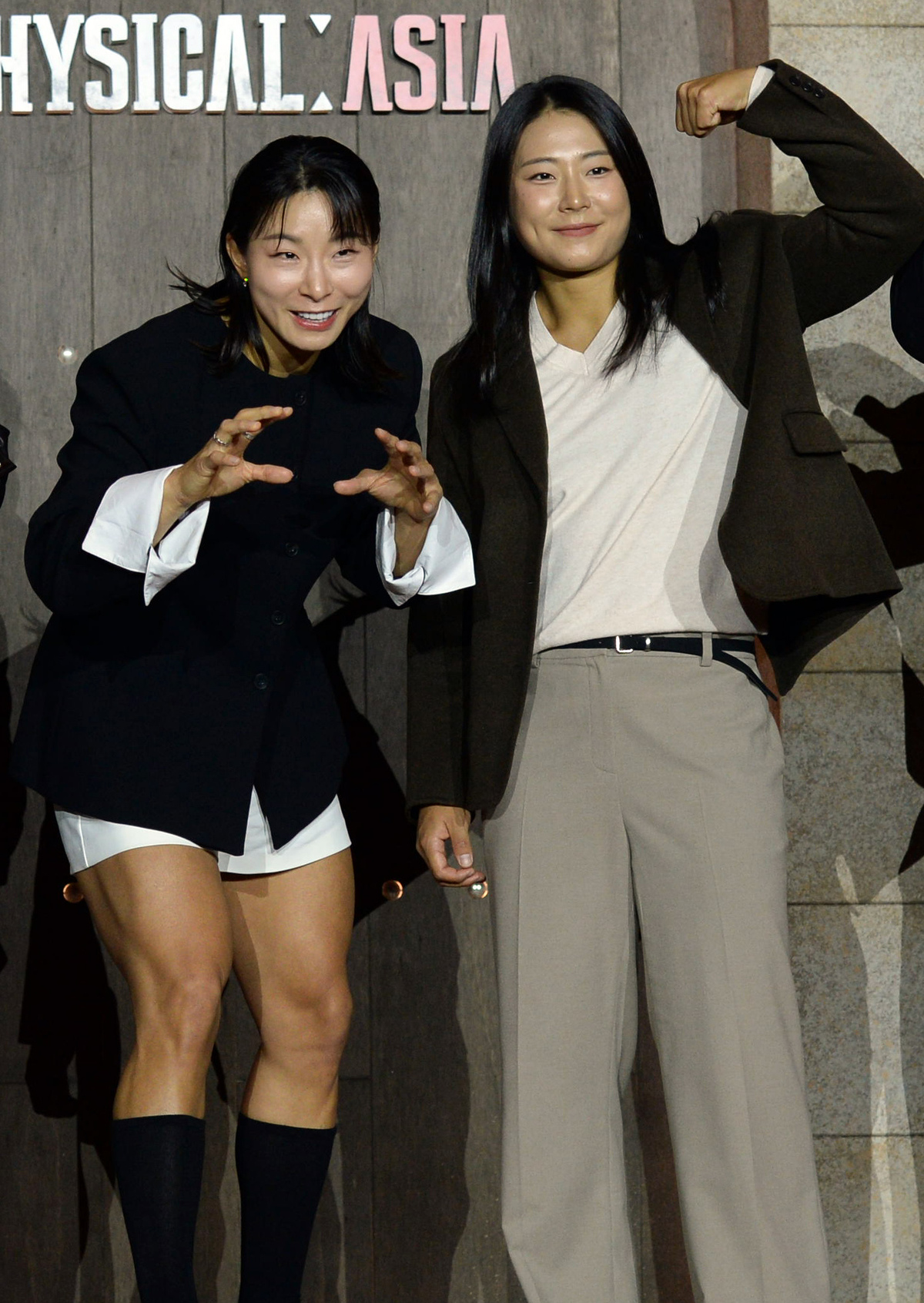 [SW포토] 시그니쳐 포즈 취하는 장은실과 최승연