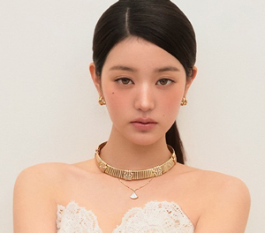 장원영, 도발적 눈빛