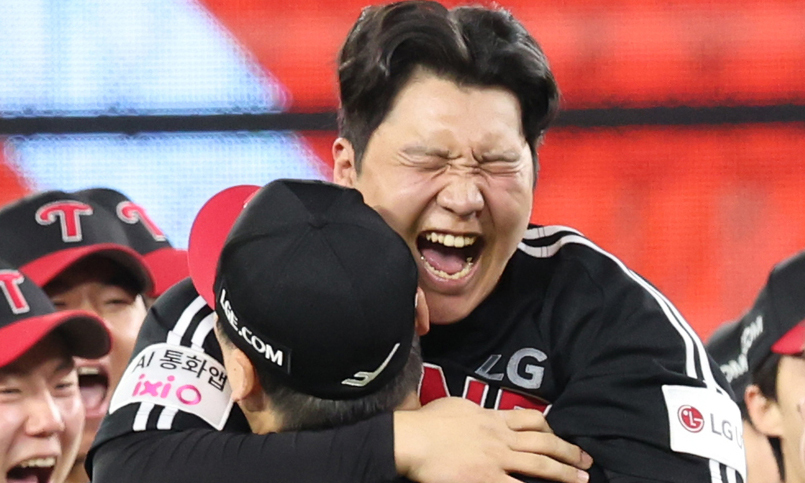 ‘통합 우승’ LG 얼굴에 웃음꽃…역대 최대 배당금 예약