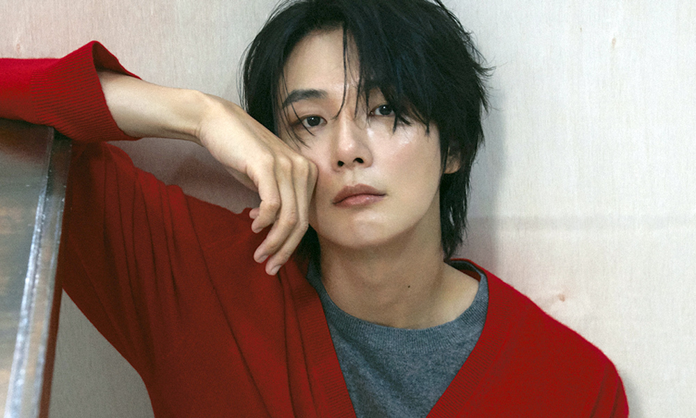 배우 윤시윤, 가을 분위기 가득한 화보 공개!