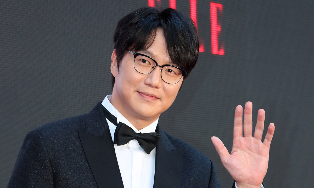 성시경, 전 매니저에 수억 원 피해…내부 폭로 이어져