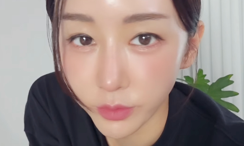 한영, 탄력 걱정…"내일은 더 늙을 테니"