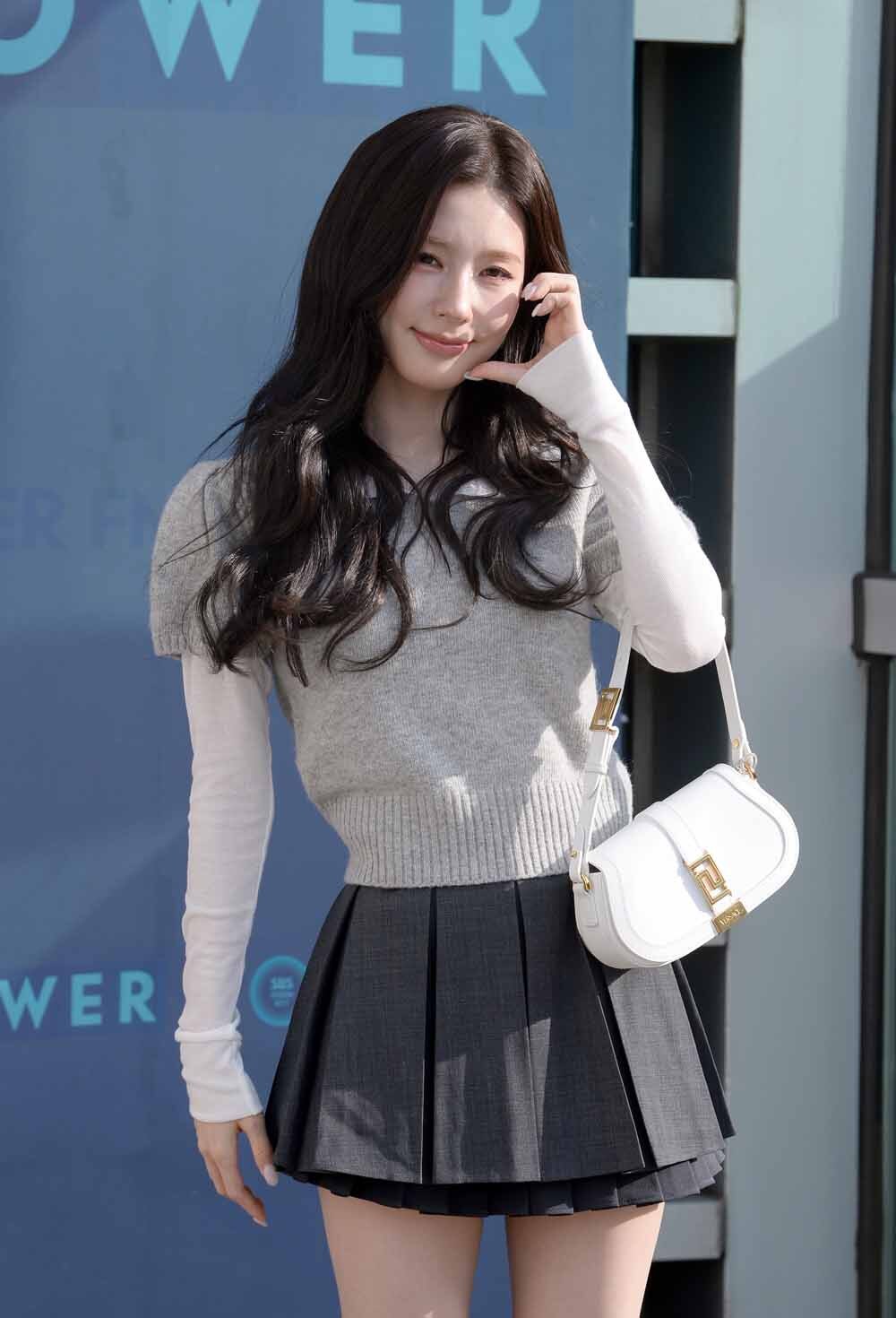 [SW포토]아이들 미연,'볼하트 받으세요'