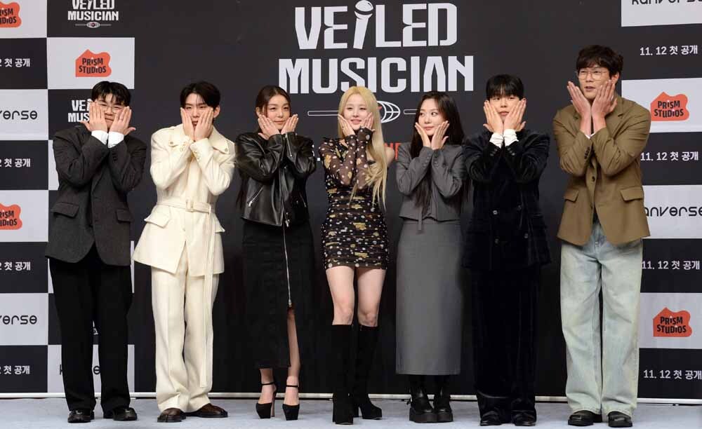 [SW포토]'베일드 뮤지션' 브이 포즈