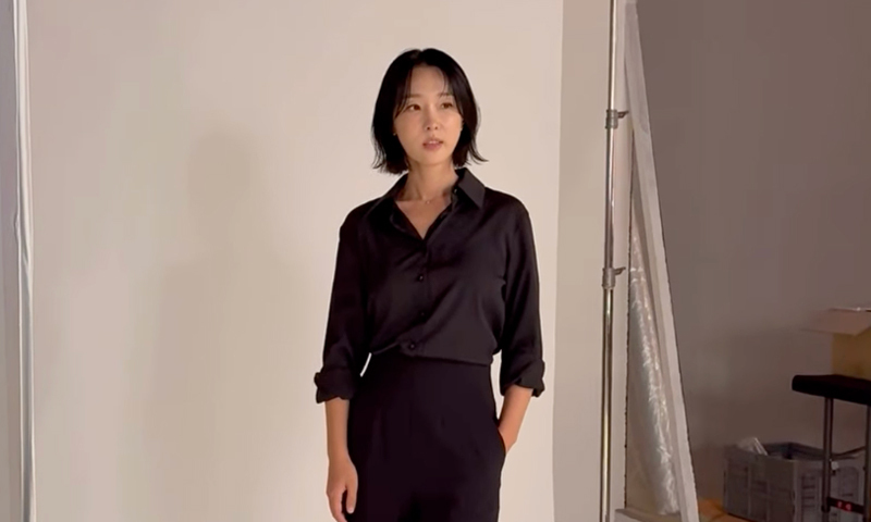 이지혜, 올 블랙 스타일로 반전 매력 폭발