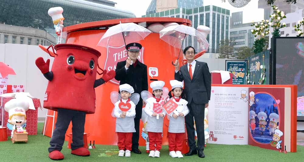 [SW포토]휘슬러 x 구세군, '자선냄비 전달식'