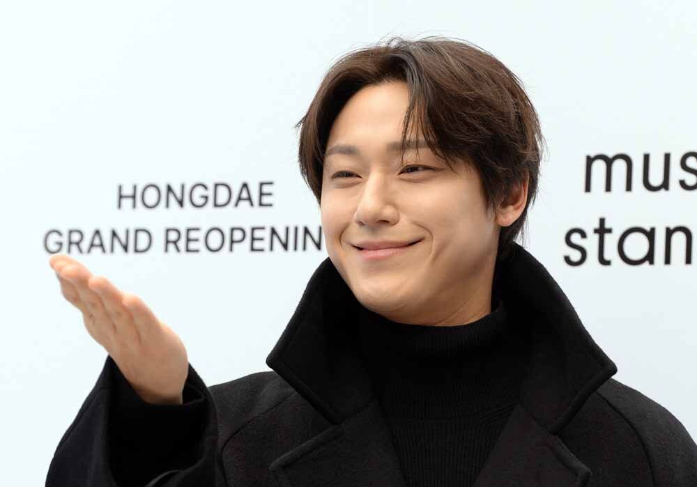 [SW포토]배우 이도현,'팬들에게 손키스'