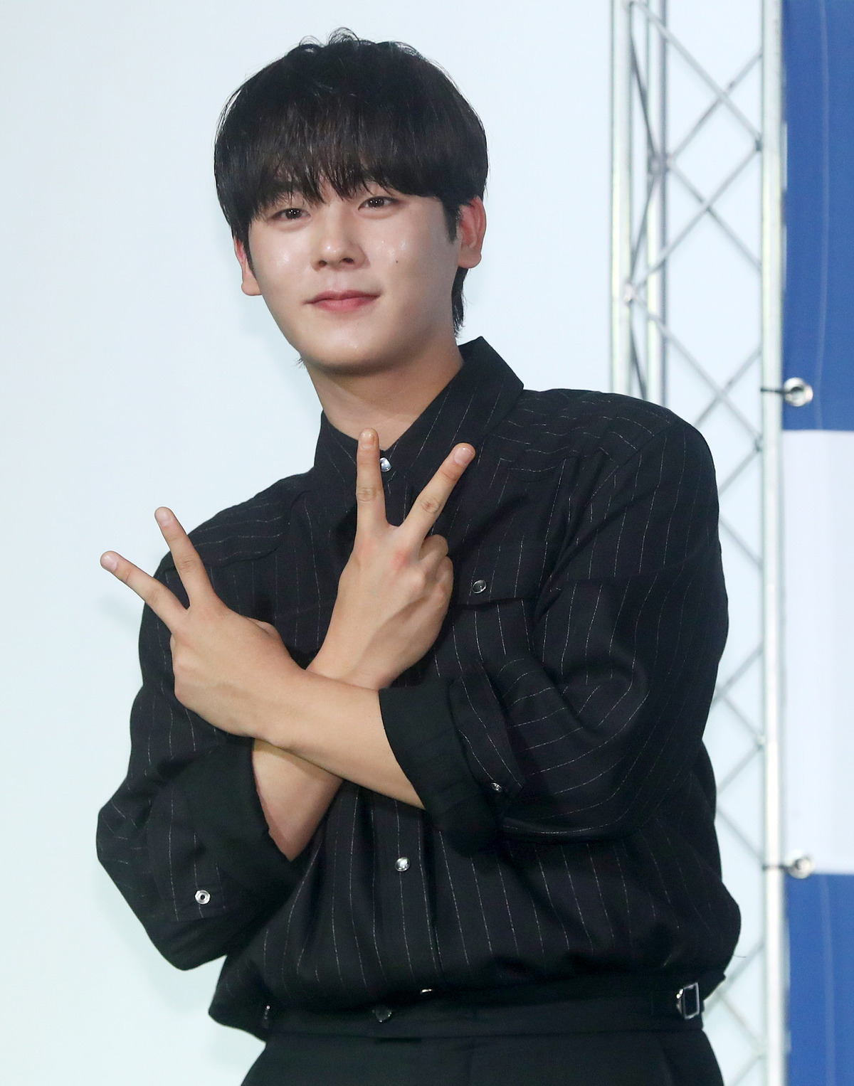 [온탕냉탕] 이정하 해병대 합격…‘무빙’ 시즌2 촬영은?→스트레이키즈 리노, 발목 부상