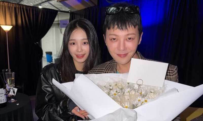 지드래곤, '대림 4세' 이주영과 투샷 포착