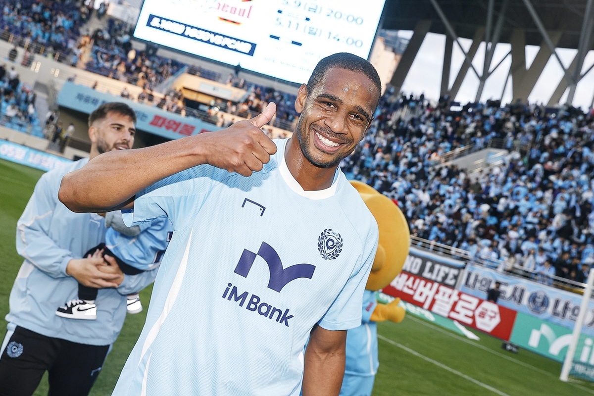 “대구가 있어야 할 자리, K리그1으로 돌아갈 수 있도록”…대구FC, 공격수 에드가와 재계약