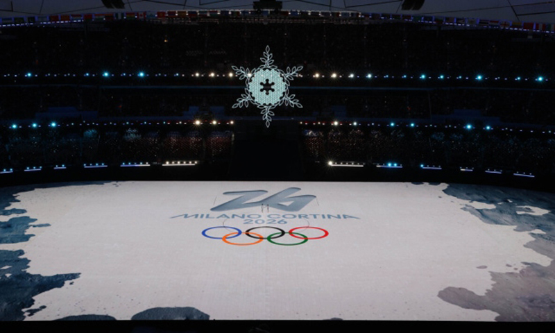 저조한 티켓 판매, 짧아진 경기장…‘삐걱삐걱’ 경고음