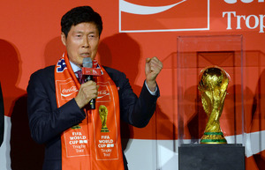 [SW포토] 화이팅 외치는 차범근 전 국가대표 감독