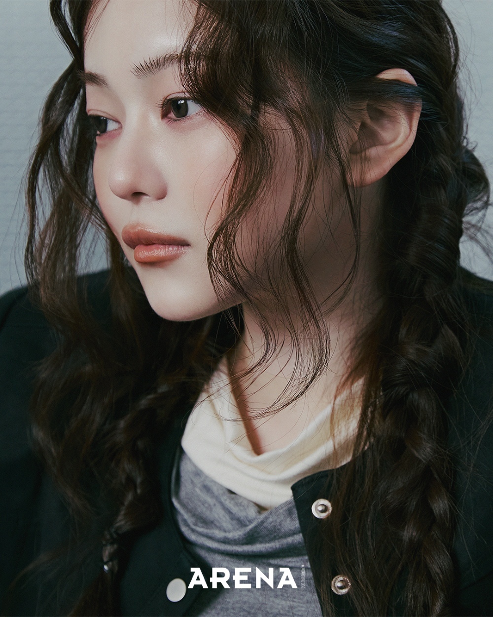 걸그룹 코스모시와 함께한 '아레나 옴므 플러스' 2월호 화보 공개