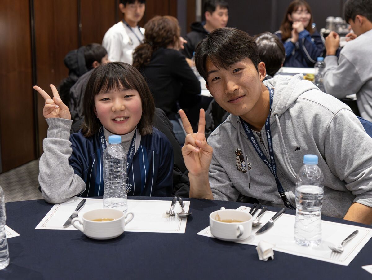 전지훈련지서 팬과 하나된 원팀… 프로축구 이랜드, 팸투어로 웃음꽃 활짝