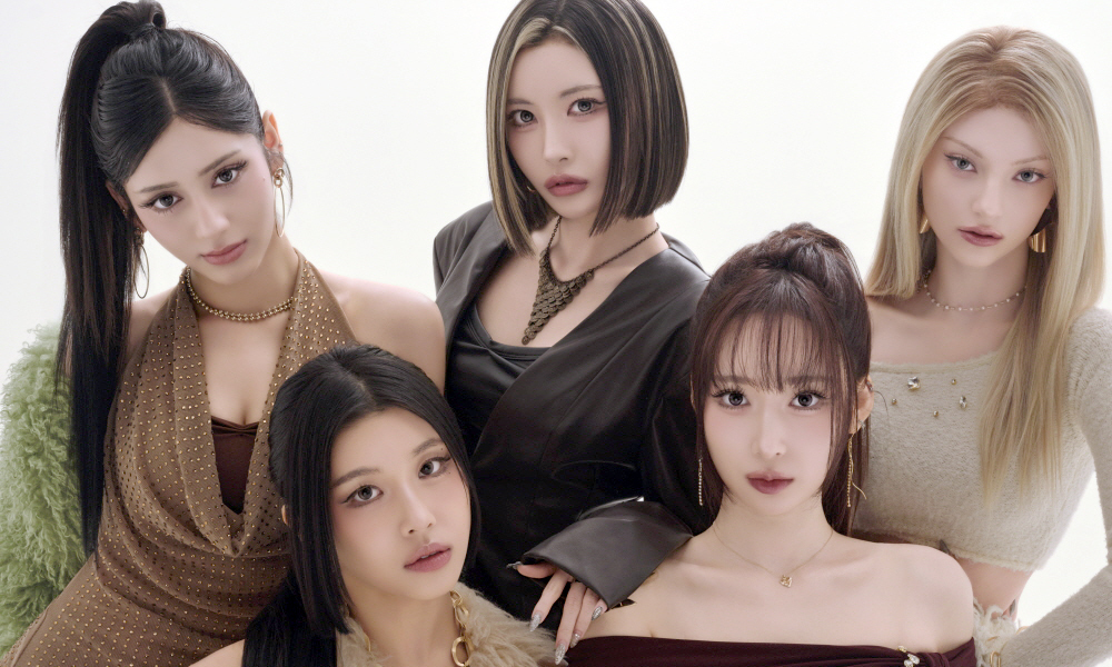 그룹 엑신,'5인 5색 독보적 아우라'  Hyper 콘셉트 포토 공개