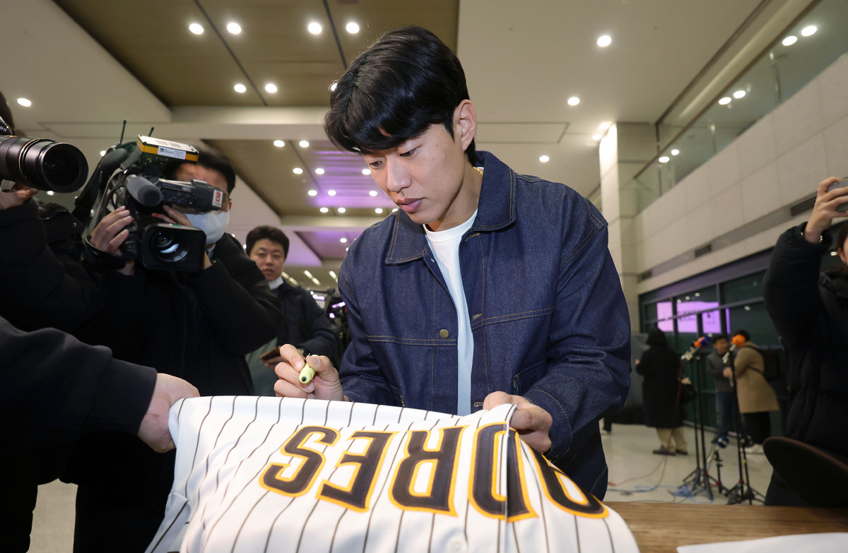 “샌디에이고 캠프서 흥미로운 이름, 다재다능한 선수” 송성문, MLB닷컴 선정 ‘주목할 타자’