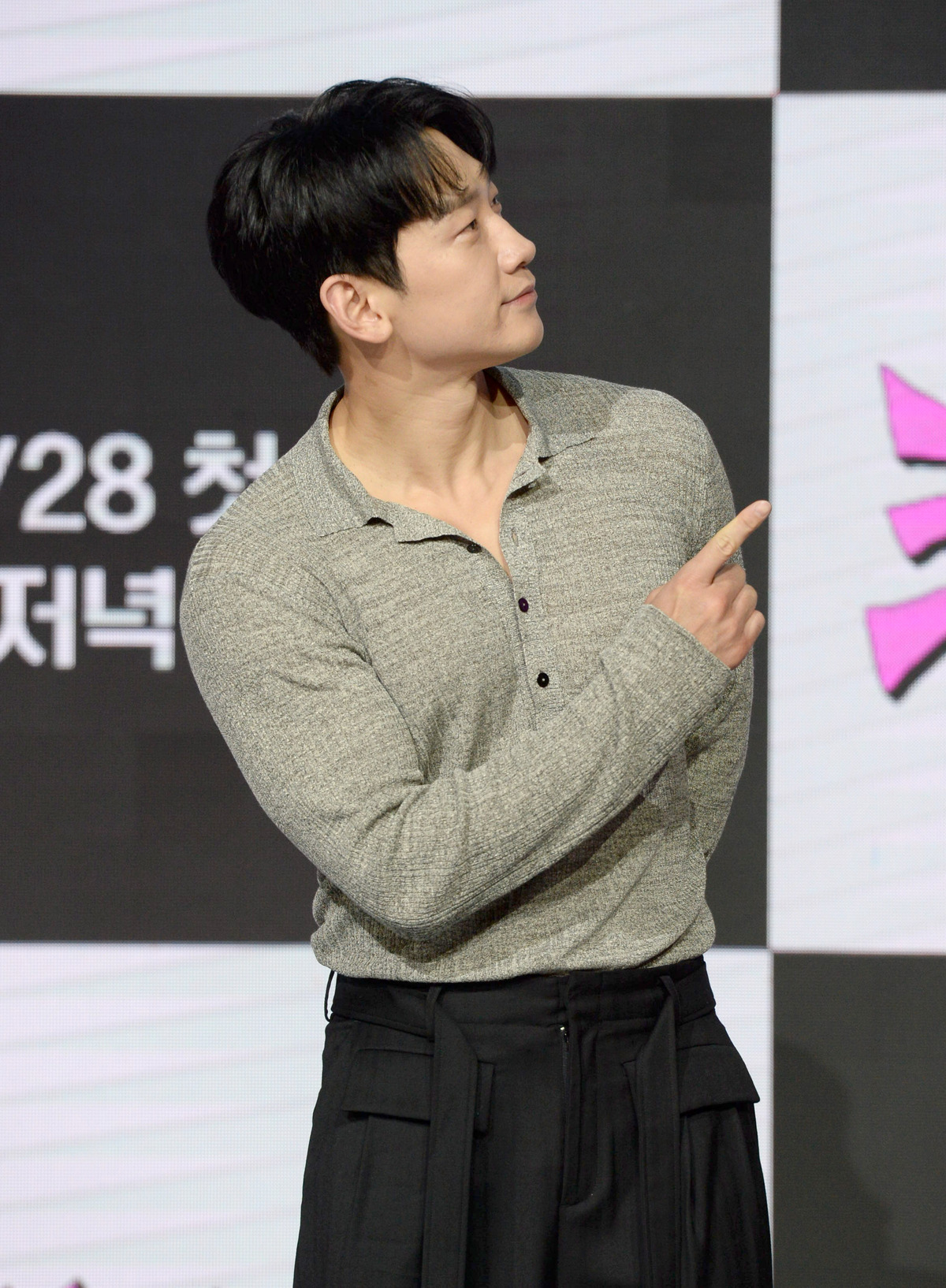 [SW포토] 가수 비(정지훈), 크레이지한 포∼즈