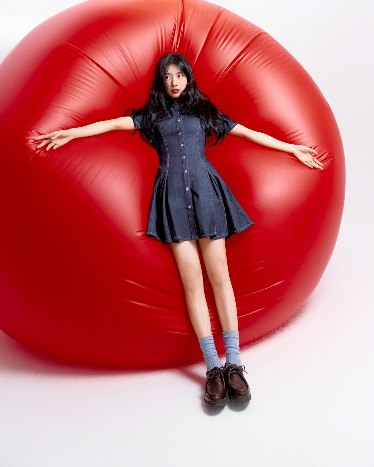 배우 수지. 자료=게스(GEUSS) 제공