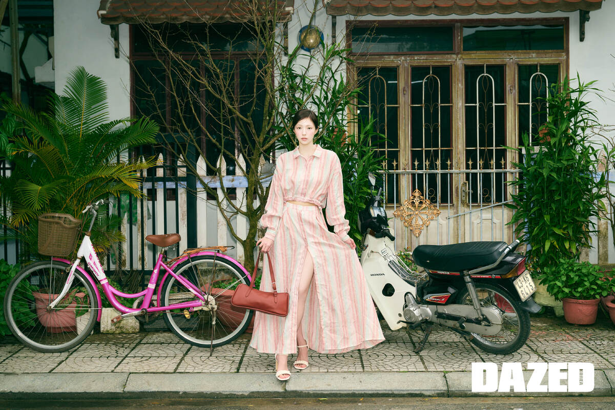 채수빈, 몽환적 눈빛으로 완성한 화보 공개 [SW포토] 