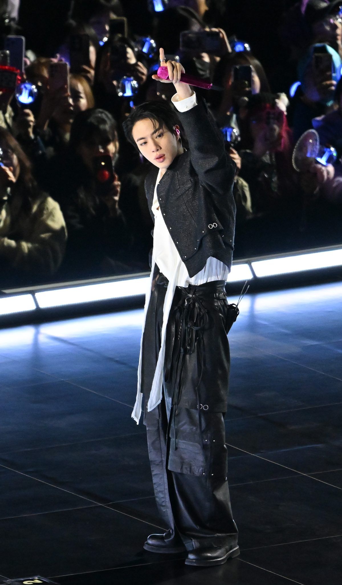 [SW포토]BTS 진,'우리가 돌아왔다'