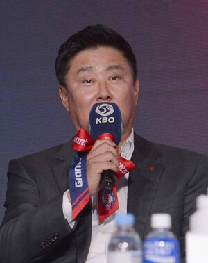 [SW포토]롯데 김태형 감독,'올해 목표는'