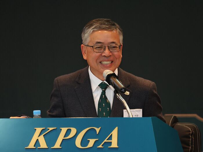 2024년 KPGA 정기총회에서 김원섭 대표이사가 발언을 하고 있다. KPGA 제공