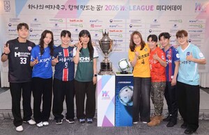 [SW포토]여자축구 사랑해주세요!