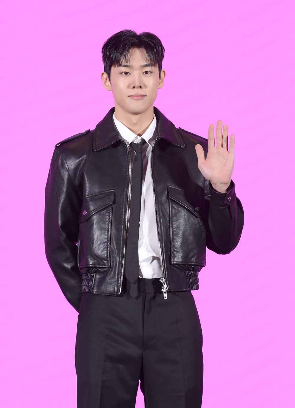 [SW포토]'로맨스의 절대값' 손정혁 입니다