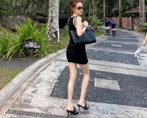 “다리 길이 실화?”…산다라박, 필리핀 올킬한 ‘비현실적 각선미’ [스타★샷]