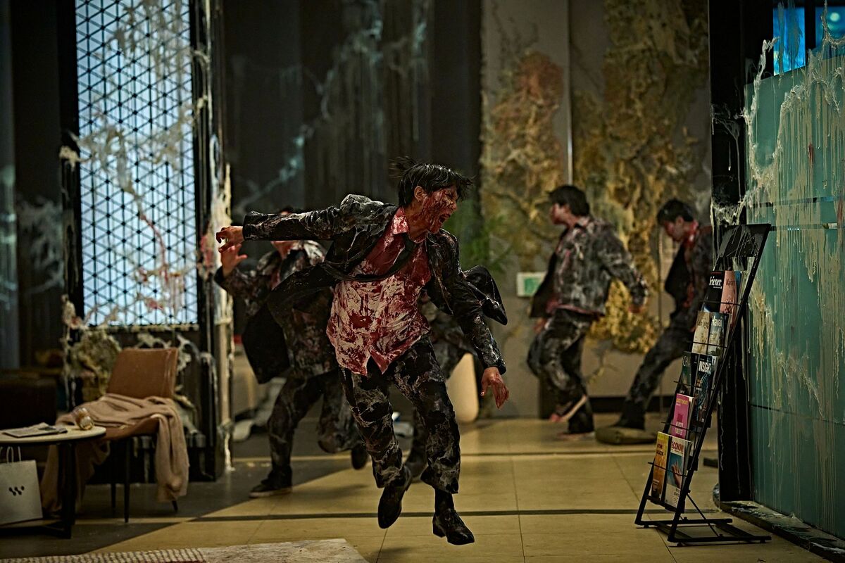 군체 스틸컷. 쇼박스 제공