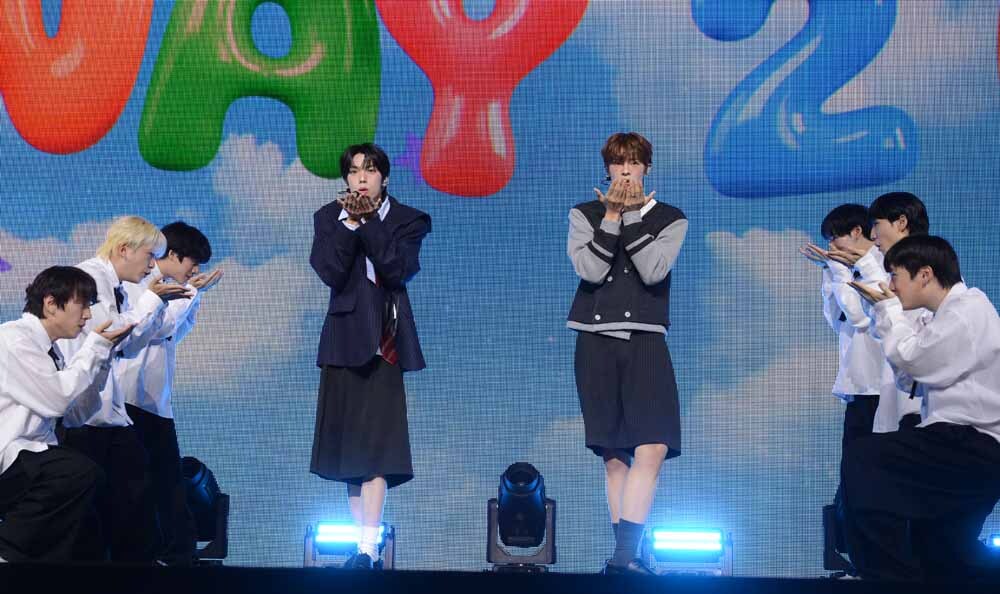 [SW포토]플레어 유 롤 모델은 '악뮤'