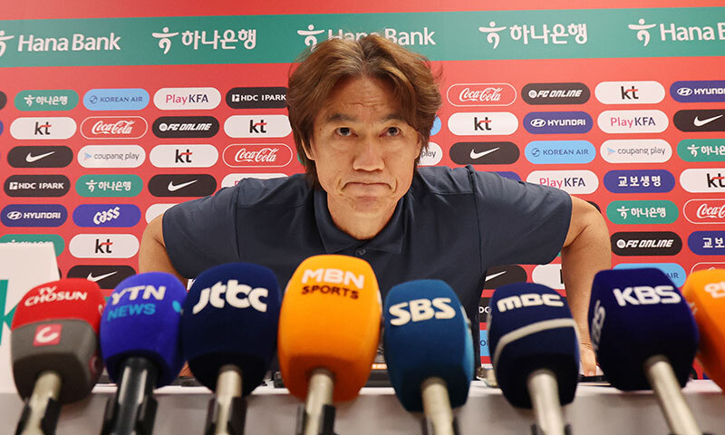 "한국은 1명 변덕에 휘둘려" BBC 한국 위기 집중분석