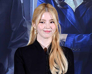 CEO로 돌아온 한소희