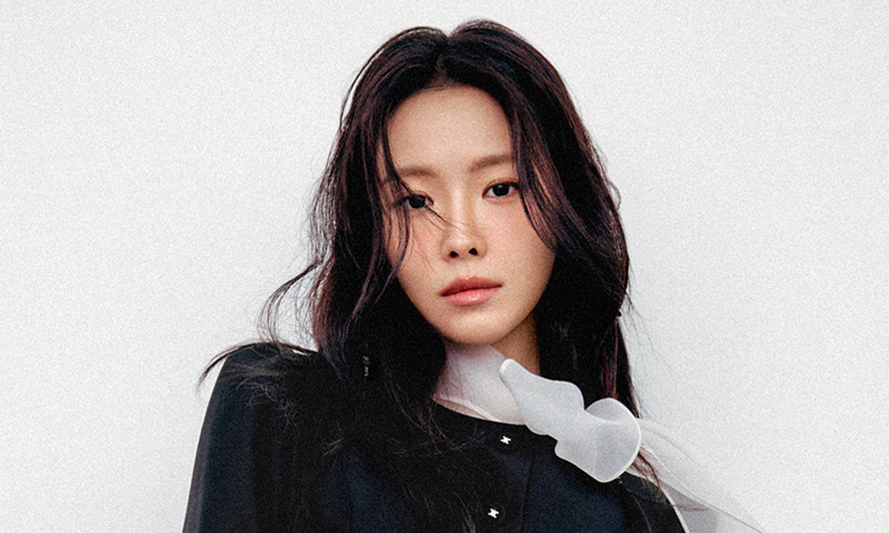 배우 손나은과 완성한 가을의 찰나… 26 FALL 화보