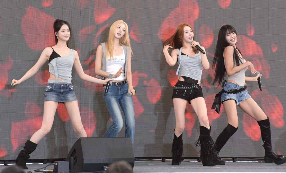 [SW포토]축하공연하는 하이키