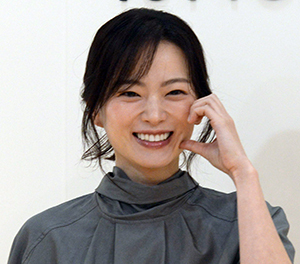 천우희, 밝게 웃으며 볼하트