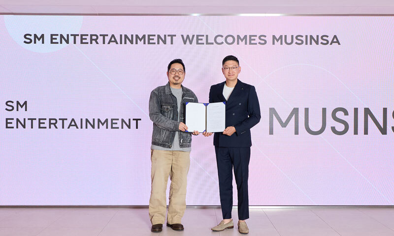 SM 아티스트, 무신사 입는다