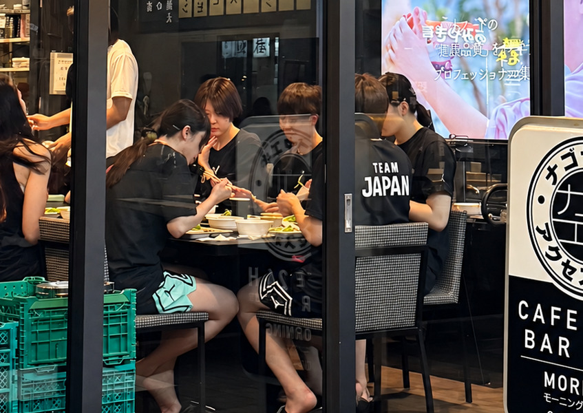 [최서진의 오겡끼데스까] 하필 日대표팀과 같은 숙소, 허리 10번 굽혀도 기뻤다…한국 농구에 봄이 왔다
